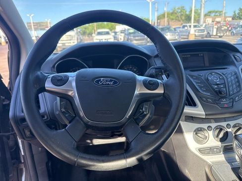 Used 2012 Ford Focus SE FWD image 3
