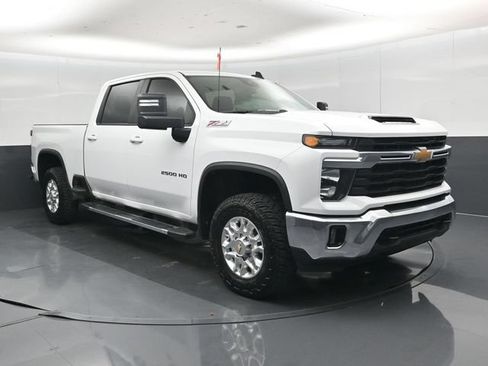 Used 2024 Chevrolet Silverado 2500 LT AWD/4WD image 1