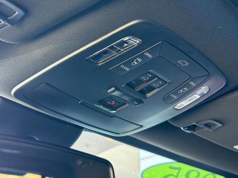 Used 2025 Toyota Sienna XSE w/ XSE Plus Package image 24