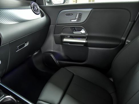 Certified 2025 Mercedes-Benz GLA 250 GLA 250 4MATIC image 25