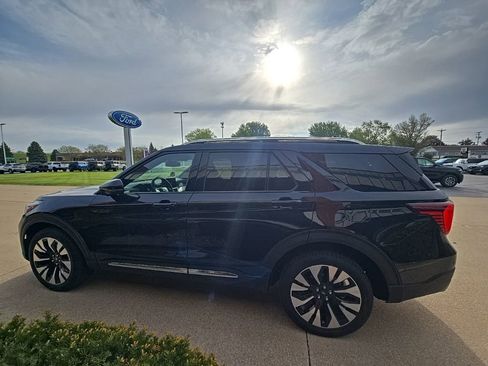 Used 2025 Ford Explorer Platinum w/ LUX Leather Package AWD/4WD image 8