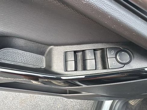 Used 2025 Chevrolet Equinox LT AWD/4WD image 14