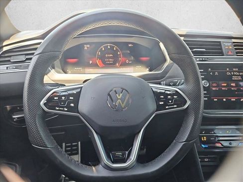 Used 2024 Volkswagen Tiguan SE R-Line FWD image 13