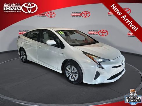 Used 2018 Toyota Prius Four FWD image 1