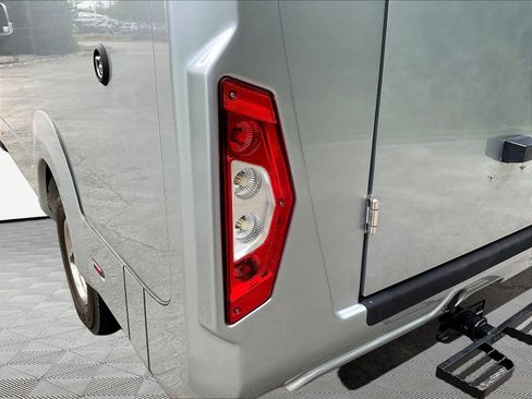 Used 2024 Mercedes-Benz Sprinter 3500 image 22