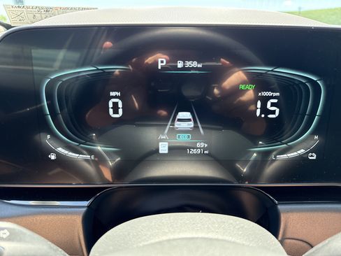 Certified 2023 Kia Niro EX FWD image 20