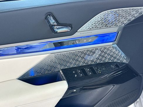 Certified 2025 BMW 760i xDrive image 18