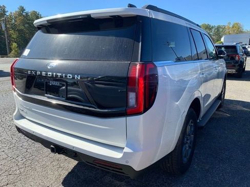 New 2025 Ford Expedition Active image 14