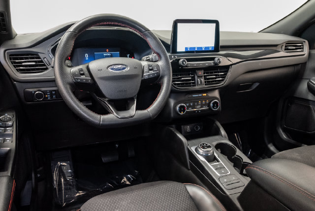 Used 2025 Ford Escape ST-Line FWD image 9