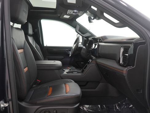 Used 2025 GMC Sierra 2500 AT4 w/ AT4 Premium Plus Package image 13