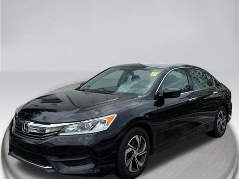 Used 2017 Honda Accord LX image 3