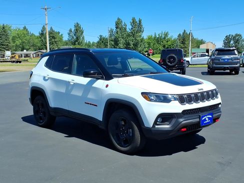 Used 2023 Jeep Compass Trailhawk w/ Trailhawk Convenience Group AWD/4WD image 8