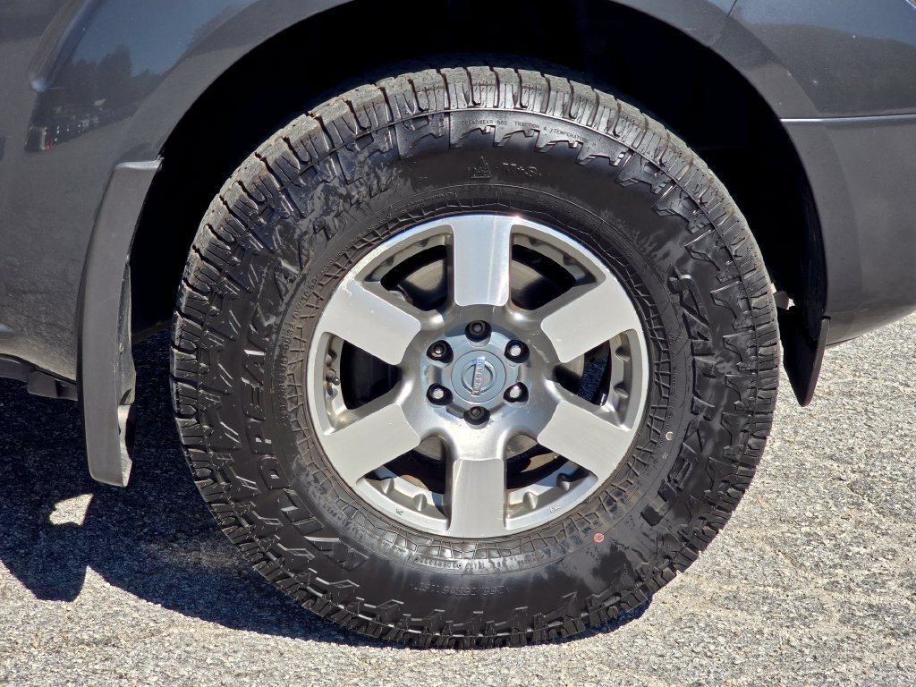 Used 2011 Nissan Frontier PRO-4X AWD/4WD image 19