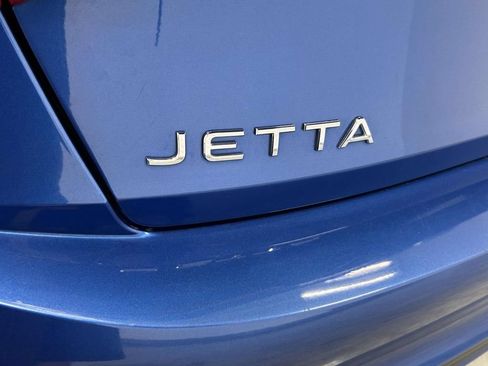 Used 2024 Volkswagen Jetta SE FWD image 11