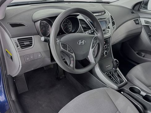 Used 2015 Hyundai Elantra SE w/ Option Group 02 FWD image 9