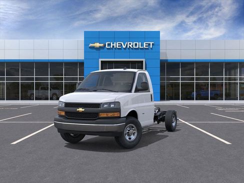 New 2025 Chevrolet Express 3500 w/ Power Convenience Package image 8