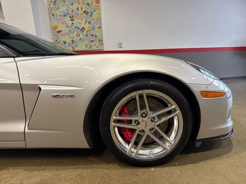 Used 2007 Chevrolet Corvette Z06 w/ Preferred Equipment Group RWD image 39