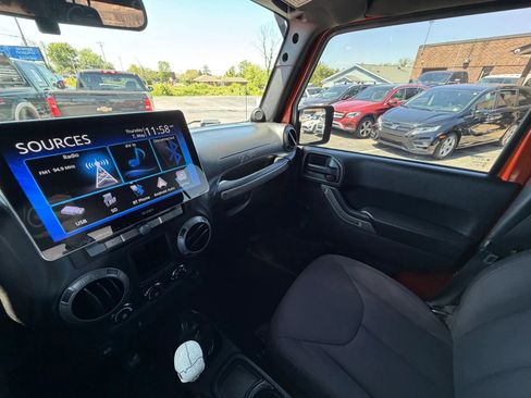 Used 2014 Jeep Wrangler Unlimited Sport AWD/4WD image 21