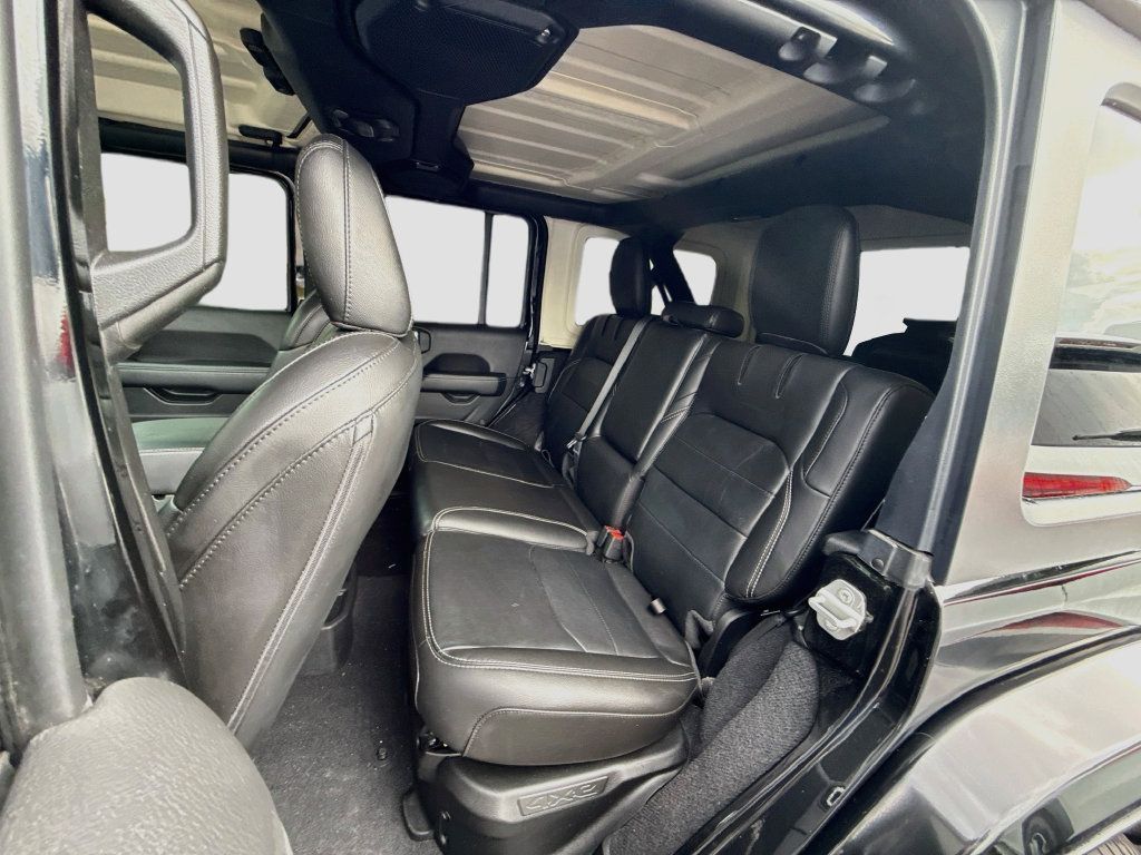 Used 2023 Jeep Wrangler Unlimited Sahara AWD/4WD image 27