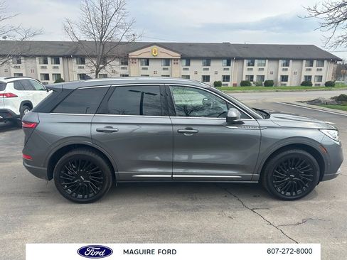 Used 2022 Lincoln Corsair Reserve w/ Equipment Group 201A image 3