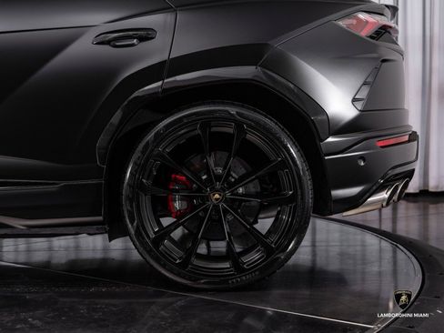 Used 2021 Lamborghini Urus image 8