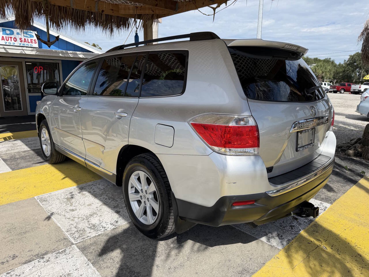 Used 2012 Toyota Highlander SE AWD/4WD image 7