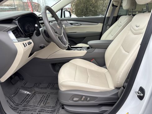 Used 2024 Cadillac XT5 Premium Luxury w/ Technology Package image 11