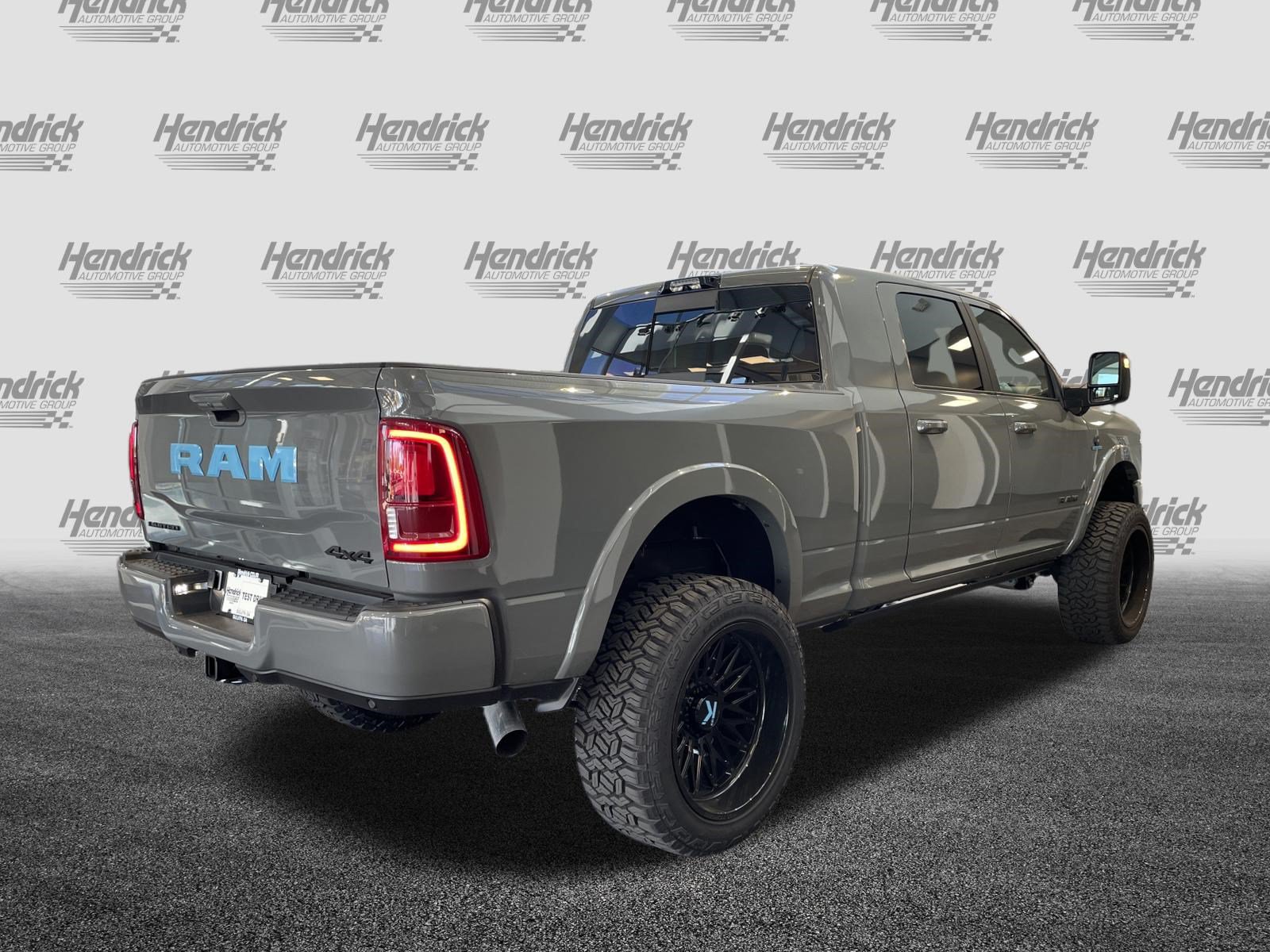 Used 2026 RAM 2500 Limited AWD/4WD image 10