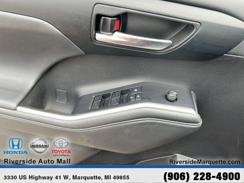 Used 2022 Toyota Highlander XLE image 25