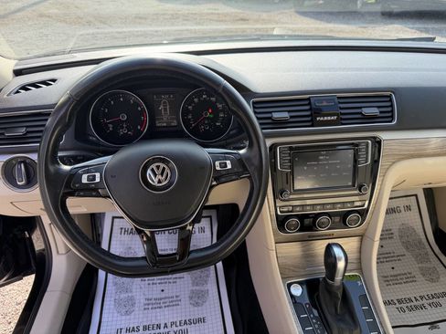 Used 2018 Volkswagen Passat 2.0T SE image 11