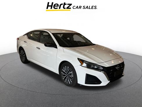 Used 2025 Nissan Altima 2.5 SV FWD image 1
