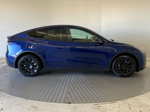 Used 2021 Tesla Model Y Long Range image 7