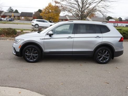 Used 2022 Volkswagen Tiguan SE image 7