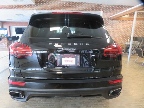 Used 2016 Porsche Cayenne AWD/4WD image 65