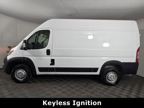 Used 2024 RAM ProMaster 2500 w/ Convenience Group image 6