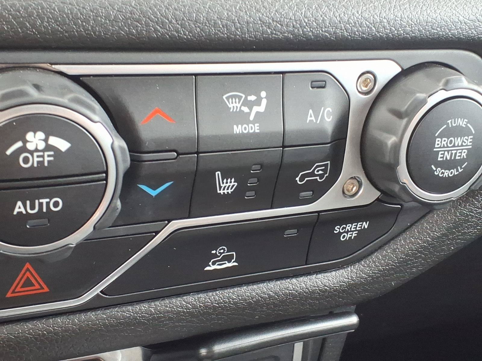 Used 2025 Jeep Wrangler Sport AWD/4WD image 19