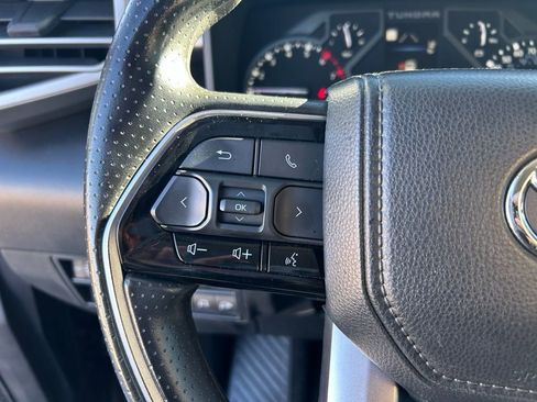 Used 2022 Toyota Tundra SR5 w/ SR5 Convenience Package image 21