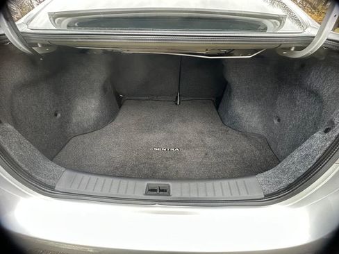 Used 2019 Nissan Sentra S image 10