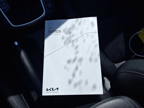 Used 2025 Kia Seltos EX w/ EX Sunroof Package image 32