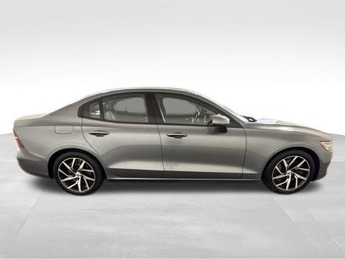 Used 2019 Volvo S60 T6 Momentum w/ Multimedia Package AWD/4WD image 9