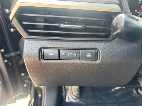 Used 2024 Nissan Altima 2.5 SR FWD image 28