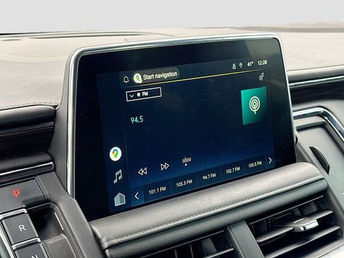 Used 2022 Chevrolet Suburban LT image 15