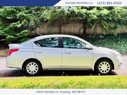Used 2016 Nissan Versa SV image 6