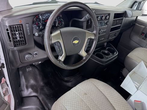 Used 2018 Chevrolet Express 3500 w/ Driver Convenience Package RWD image 21