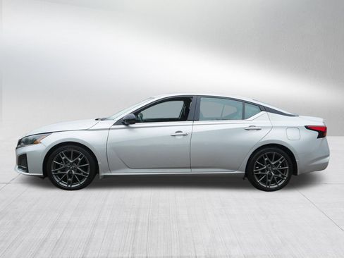 Certified 2023 Nissan Altima 2.0 SR FWD image 4