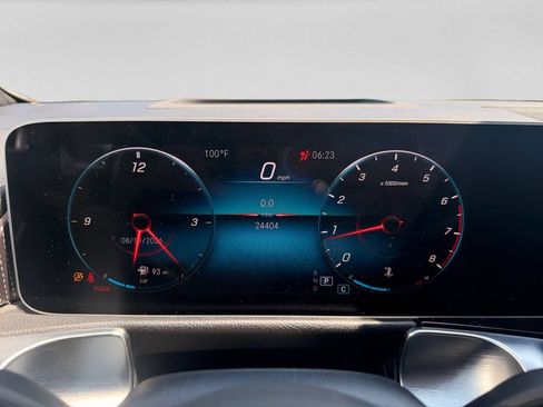 Used 2020 Mercedes-Benz GLB 250 w/ Premium Package image 24