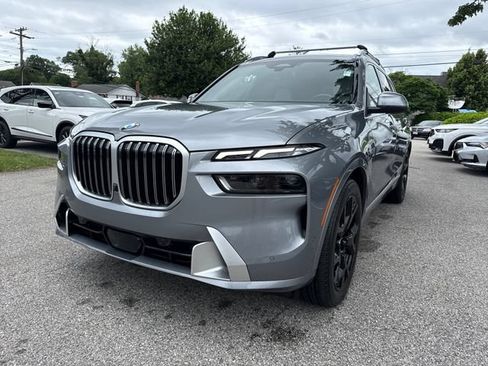 Used 2024 BMW X7 xDrive40i w/ Premium Package AWD/4WD image 2