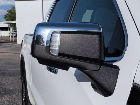 Used 2025 GMC Sierra 1500 SLT AWD/4WD image 11