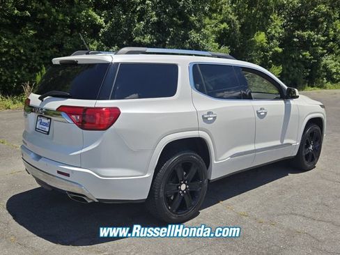 Used 2019 GMC Acadia Denali w/ Technology Package FWD image 3