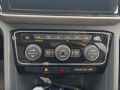 Used 2022 Volkswagen Atlas SEL image 32